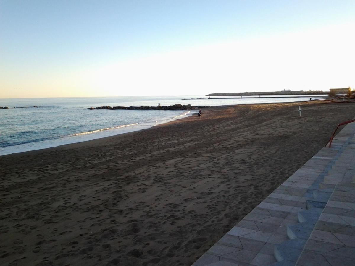 Apartamento Estudio Linea De Playa Vinarós Luaran gambar